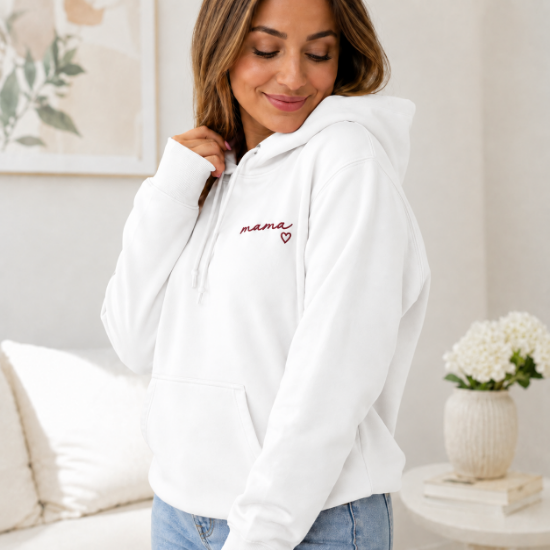 Obrazek Personalizowana bluza biała dla Mamy z imionami dzieci – haft MAMA z sercem